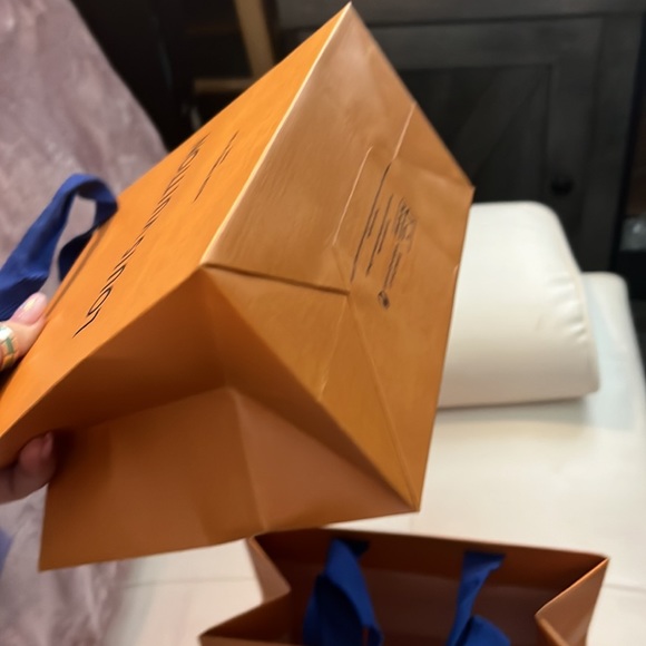 A set of 2 Louis Vuitton bag’s 🩵🩵🩵 - Picture 8 of 9